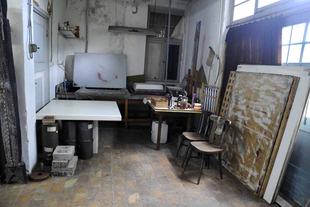 Het verlaten atelier van de Tilburgse kunstenaar Ad Willemen. Foto Joep Eijkens.