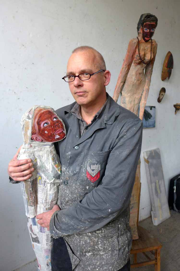 Paul Bogaers: 'Ik ga meer doen met mijn beschilderde vrouwen en minder met voodoo'. Foto Joep Eijkens.