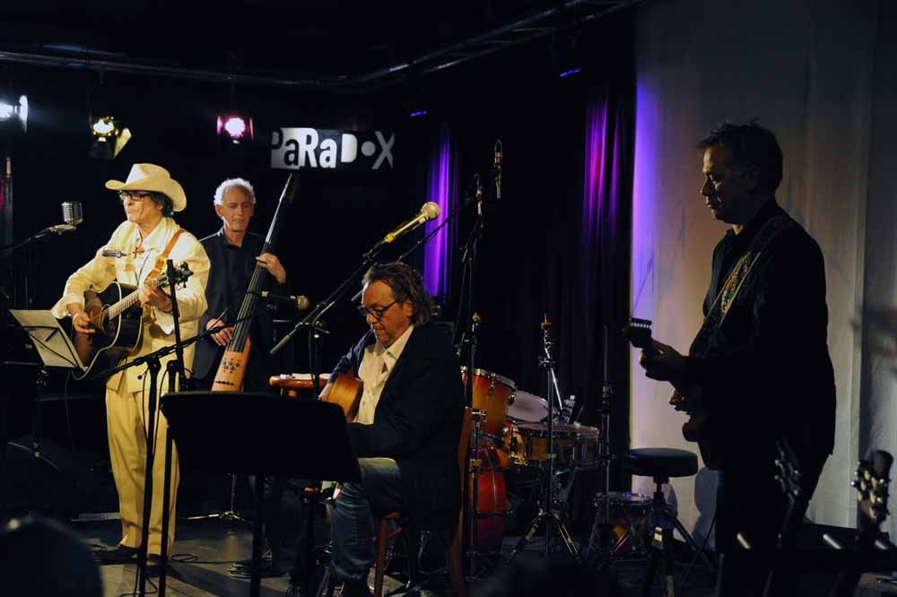 Jacques Mees en zijn nieuwe band tijdens het Bob Dylan Music Festival in de Tilburgse jazzclub Paradox. Foto Joep Eijkens.
