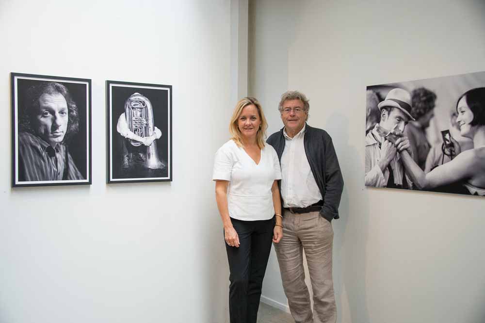 Vera en Wim Claessen bij de expositie van Vera's circusfoto's. Foto Jean Philipse